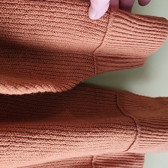 Aero Small burnt orange sweater - Picture 4 of 8